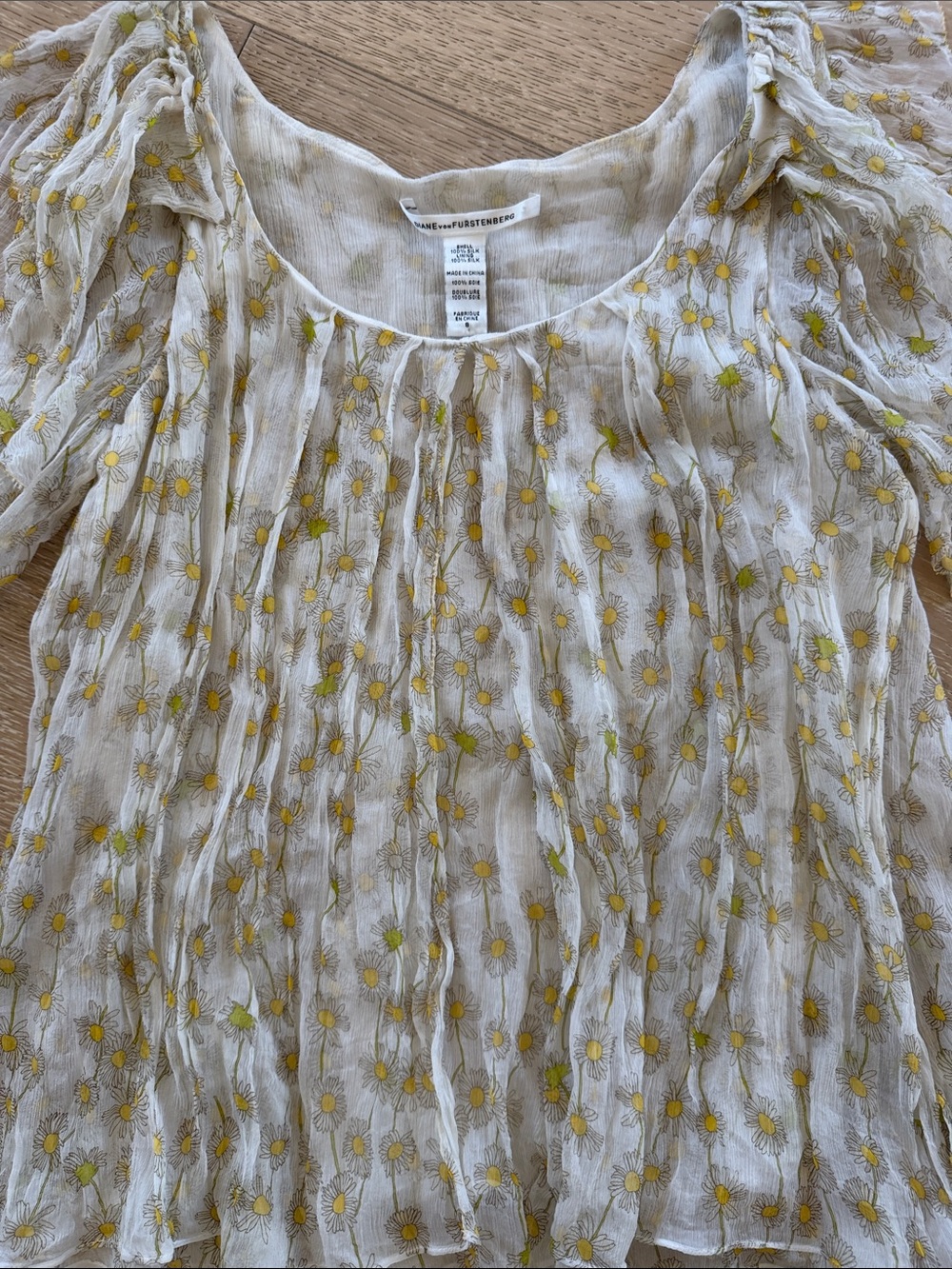 Diane von Furstenberg DVF Silk White Yellow Daisy Flutter size 8